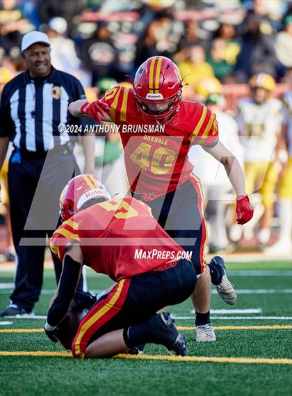 Thumbnail 3 in Oakdale vs. Vanden (CIF SJS D3 Final) photogallery.