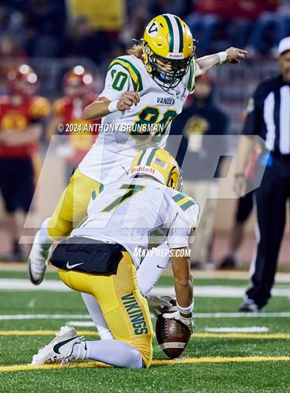 Thumbnail 3 in Oakdale vs. Vanden (CIF SJS D3 Final) photogallery.