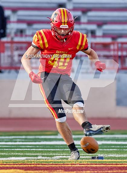 Thumbnail 3 in Oakdale vs. Vanden (CIF SJS D3 Final) photogallery.