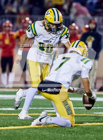 Thumbnail 2 in Oakdale vs. Vanden (CIF SJS D3 Final) photogallery.