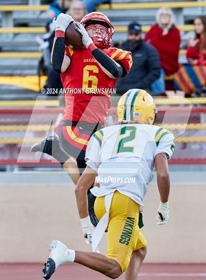 Thumbnail 3 in Oakdale vs. Vanden (CIF SJS D3 Final) photogallery.