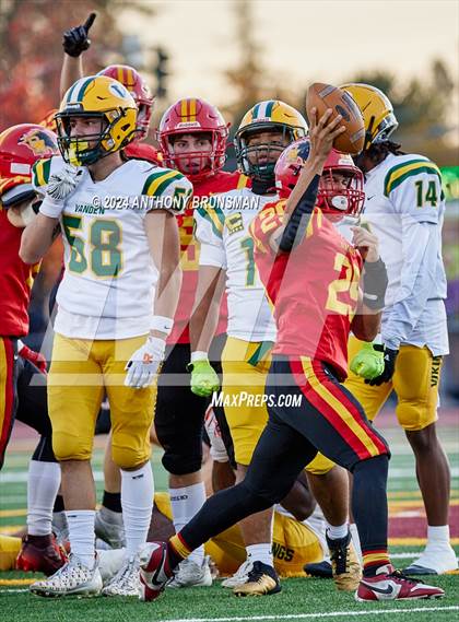 Thumbnail 2 in Oakdale vs. Vanden (CIF SJS D3 Final) photogallery.