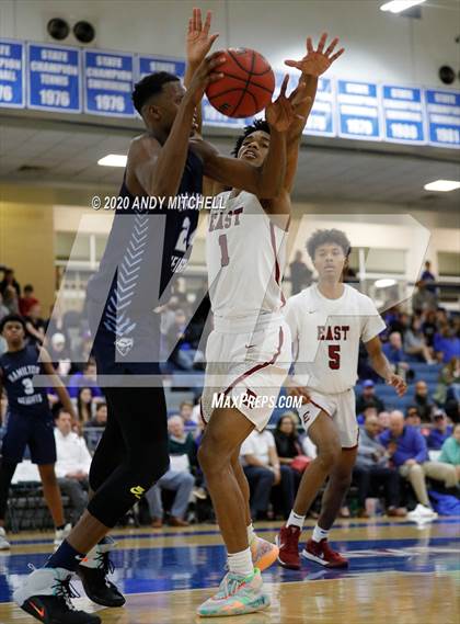 Thumbnail 2 in Hamilton Heights Christian Academy vs. Memphis East photogallery.