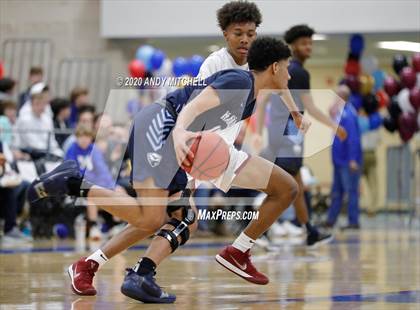 Thumbnail 3 in Hamilton Heights Christian Academy vs. Memphis East photogallery.