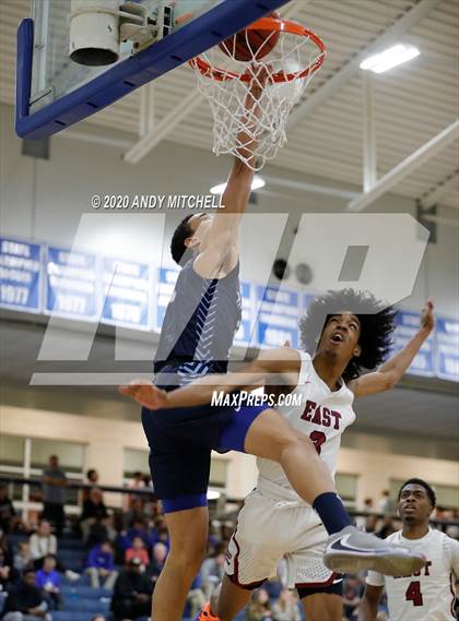 Thumbnail 3 in Hamilton Heights Christian Academy vs. Memphis East photogallery.