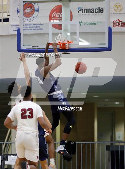 Thumbnail 3 in Hamilton Heights Christian Academy vs. Memphis East photogallery.