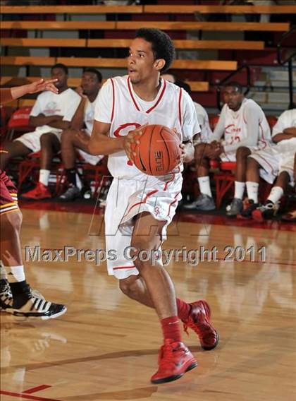 Thumbnail 3 in Ocean View vs. Colony (Nike Extravaganza) photogallery.