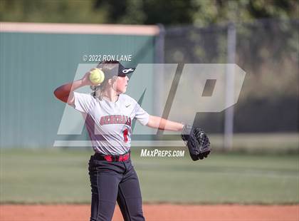 Thumbnail 2 in Grant @ Mustang photogallery.