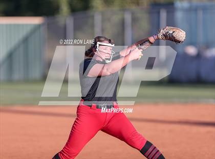 Thumbnail 3 in Grant @ Mustang photogallery.