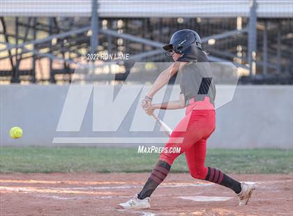Thumbnail 3 in Grant @ Mustang photogallery.