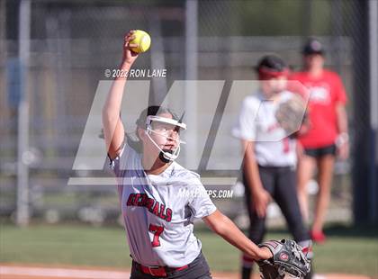 Thumbnail 2 in Grant @ Mustang photogallery.