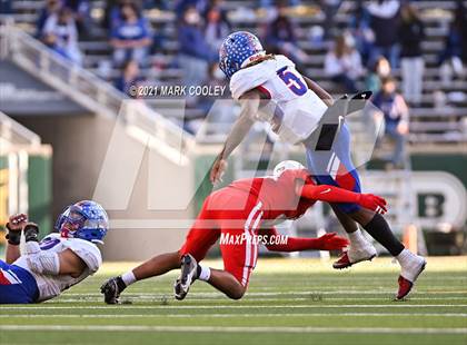 Thumbnail 3 in Katy vs. Hays (UIL 6A DII Regional Final) photogallery.