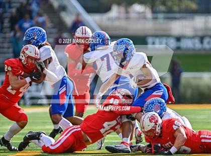 Thumbnail 3 in Katy vs. Hays (UIL 6A DII Regional Final) photogallery.