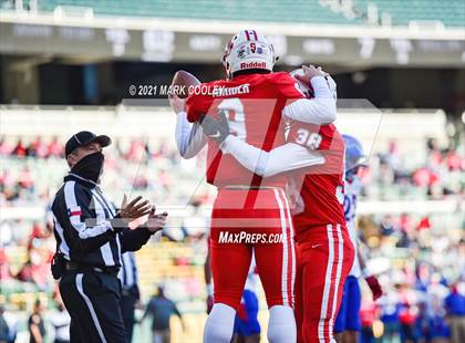 Thumbnail 2 in Katy vs. Hays (UIL 6A DII Regional Final) photogallery.