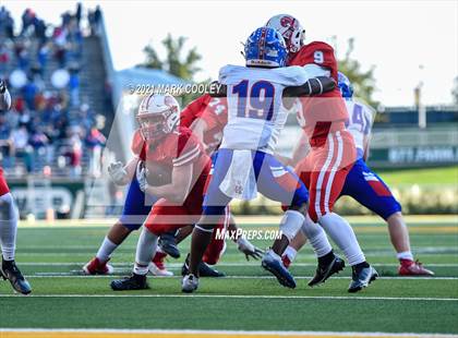 Thumbnail 1 in Katy vs. Hays (UIL 6A DII Regional Final) photogallery.