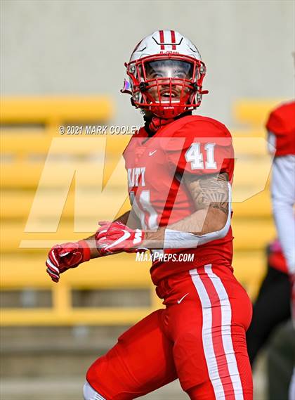 Thumbnail 2 in Katy vs. Hays (UIL 6A DII Regional Final) photogallery.