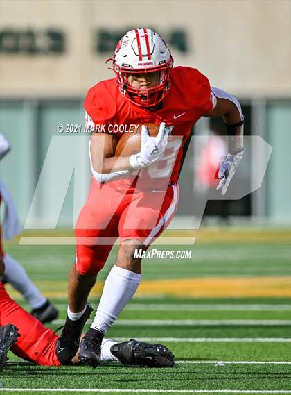 Thumbnail 3 in Katy vs. Hays (UIL 6A DII Regional Final) photogallery.