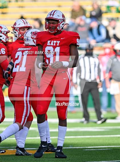 Thumbnail 3 in Katy vs. Hays (UIL 6A DII Regional Final) photogallery.
