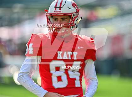Thumbnail 1 in Katy vs. Hays (UIL 6A DII Regional Final) photogallery.