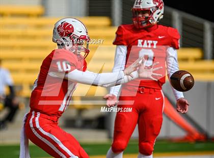 Thumbnail 2 in Katy vs. Hays (UIL 6A DII Regional Final) photogallery.