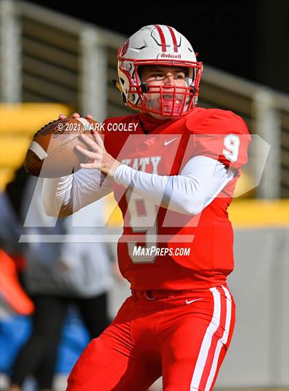 Thumbnail 3 in Katy vs. Hays (UIL 6A DII Regional Final) photogallery.