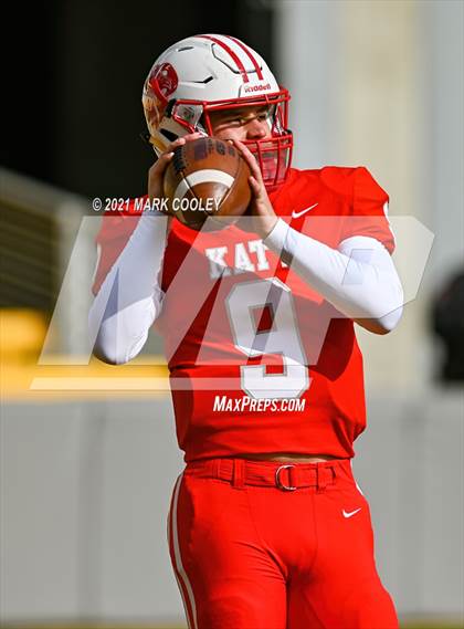 Thumbnail 1 in Katy vs. Hays (UIL 6A DII Regional Final) photogallery.