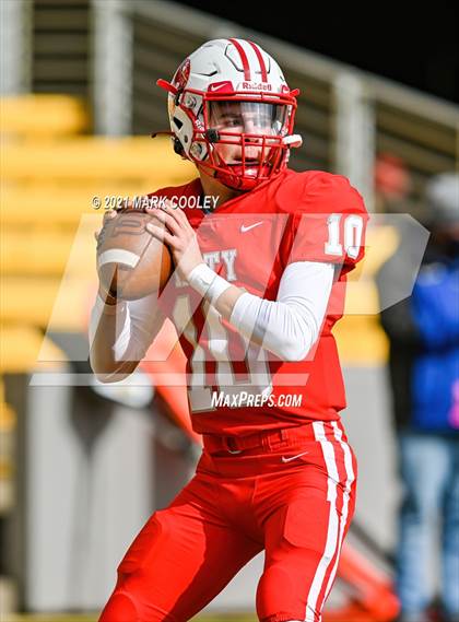 Thumbnail 3 in Katy vs. Hays (UIL 6A DII Regional Final) photogallery.