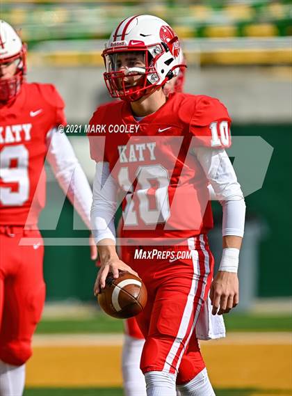 Thumbnail 2 in Katy vs. Hays (UIL 6A DII Regional Final) photogallery.