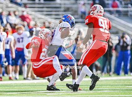 Thumbnail 3 in Katy vs. Hays (UIL 6A DII Regional Final) photogallery.