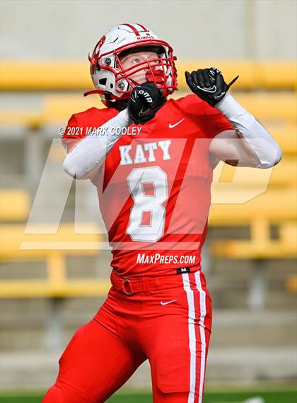 Thumbnail 2 in Katy vs. Hays (UIL 6A DII Regional Final) photogallery.