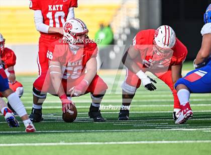 Thumbnail 1 in Katy vs. Hays (UIL 6A DII Regional Final) photogallery.