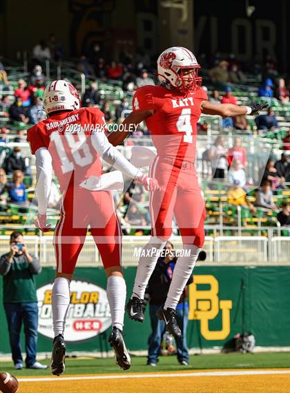 Thumbnail 1 in Katy vs. Hays (UIL 6A DII Regional Final) photogallery.