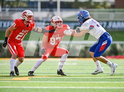 Thumbnail 3 in Katy vs. Hays (UIL 6A DII Regional Final) photogallery.