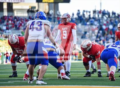 Thumbnail 2 in Katy vs. Hays (UIL 6A DII Regional Final) photogallery.