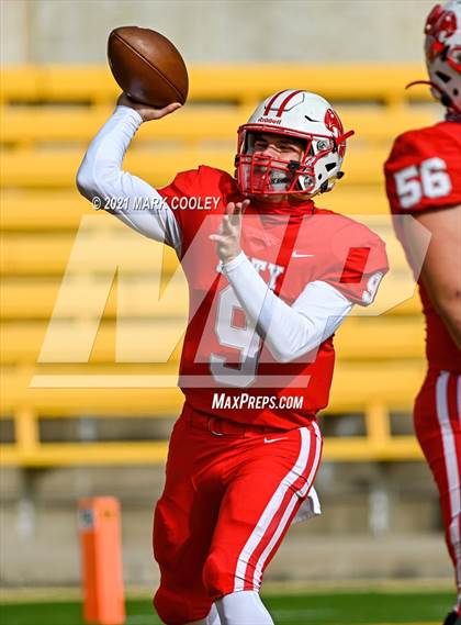 Thumbnail 3 in Katy vs. Hays (UIL 6A DII Regional Final) photogallery.