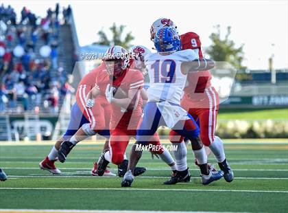 Thumbnail 3 in Katy vs. Hays (UIL 6A DII Regional Final) photogallery.