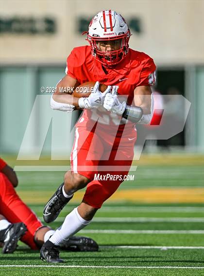 Thumbnail 2 in Katy vs. Hays (UIL 6A DII Regional Final) photogallery.