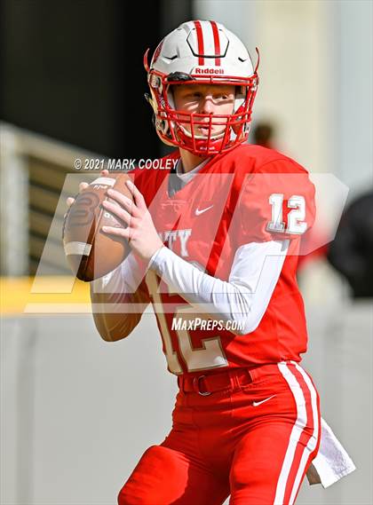 Thumbnail 2 in Katy vs. Hays (UIL 6A DII Regional Final) photogallery.