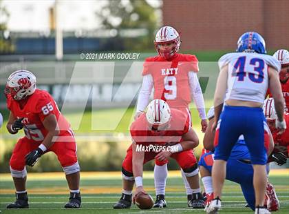 Thumbnail 3 in Katy vs. Hays (UIL 6A DII Regional Final) photogallery.