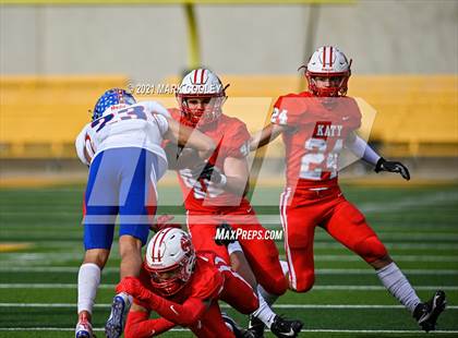 Thumbnail 3 in Katy vs. Hays (UIL 6A DII Regional Final) photogallery.