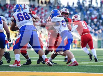 Thumbnail 3 in Katy vs. Hays (UIL 6A DII Regional Final) photogallery.