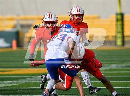 Thumbnail 3 in Katy vs. Hays (UIL 6A DII Regional Final) photogallery.