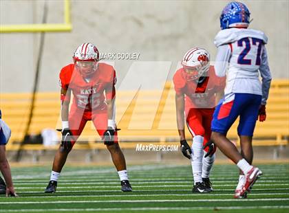 Thumbnail 3 in Katy vs. Hays (UIL 6A DII Regional Final) photogallery.