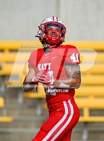 Thumbnail 3 in Katy vs. Hays (UIL 6A DII Regional Final) photogallery.