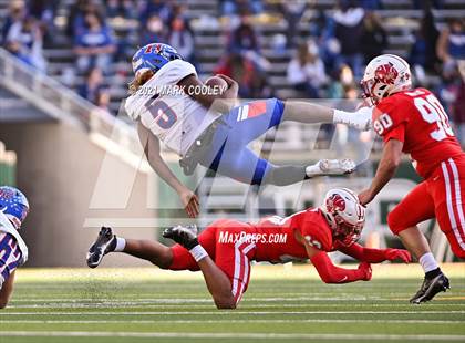 Thumbnail 2 in Katy vs. Hays (UIL 6A DII Regional Final) photogallery.