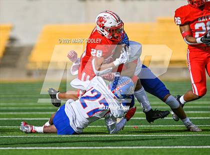 Thumbnail 3 in Katy vs. Hays (UIL 6A DII Regional Final) photogallery.