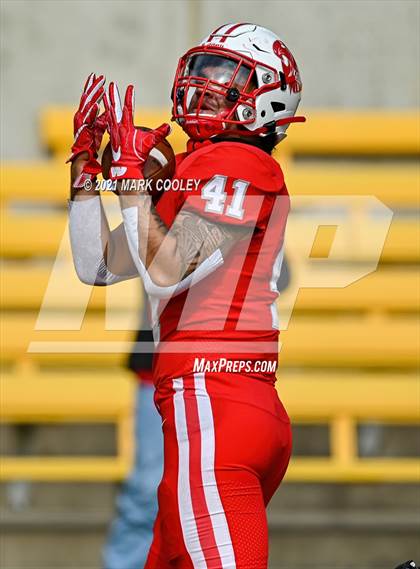 Thumbnail 3 in Katy vs. Hays (UIL 6A DII Regional Final) photogallery.