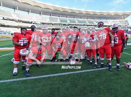Thumbnail 1 in Katy vs. Hays (UIL 6A DII Regional Final) photogallery.