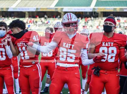 Thumbnail 2 in Katy vs. Hays (UIL 6A DII Regional Final) photogallery.