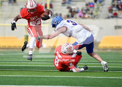 Thumbnail 3 in Katy vs. Hays (UIL 6A DII Regional Final) photogallery.
